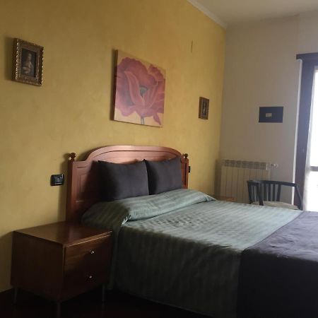 Bb Nuova Fiera Di Roma Bed & Breakfast Фиумичино Екстериор снимка