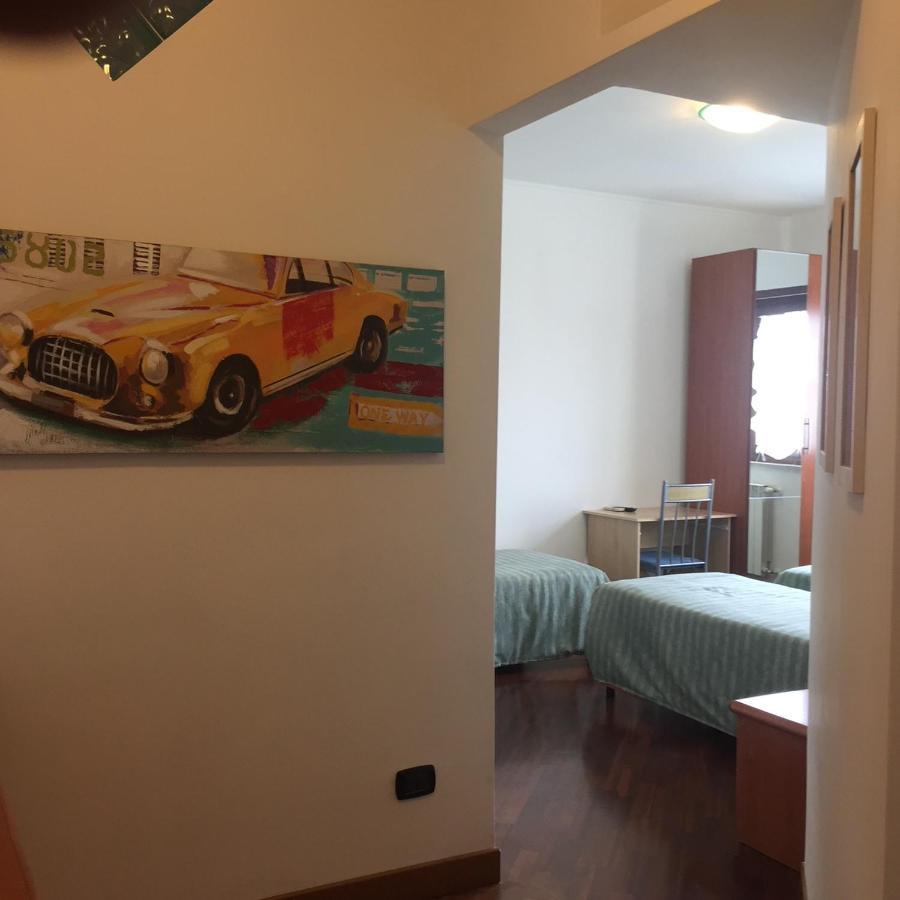 Bb Nuova Fiera Di Roma Bed & Breakfast Фиумичино Екстериор снимка